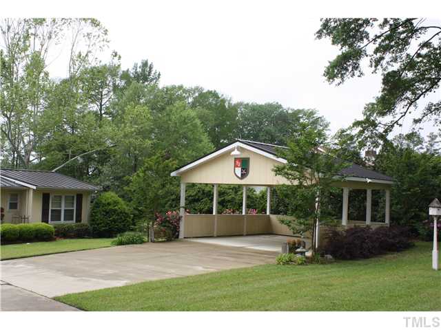 991 Country Club Road Smithfield, NC 27577 - Photo 3 of 16 NICE CUSTOM CARPORT