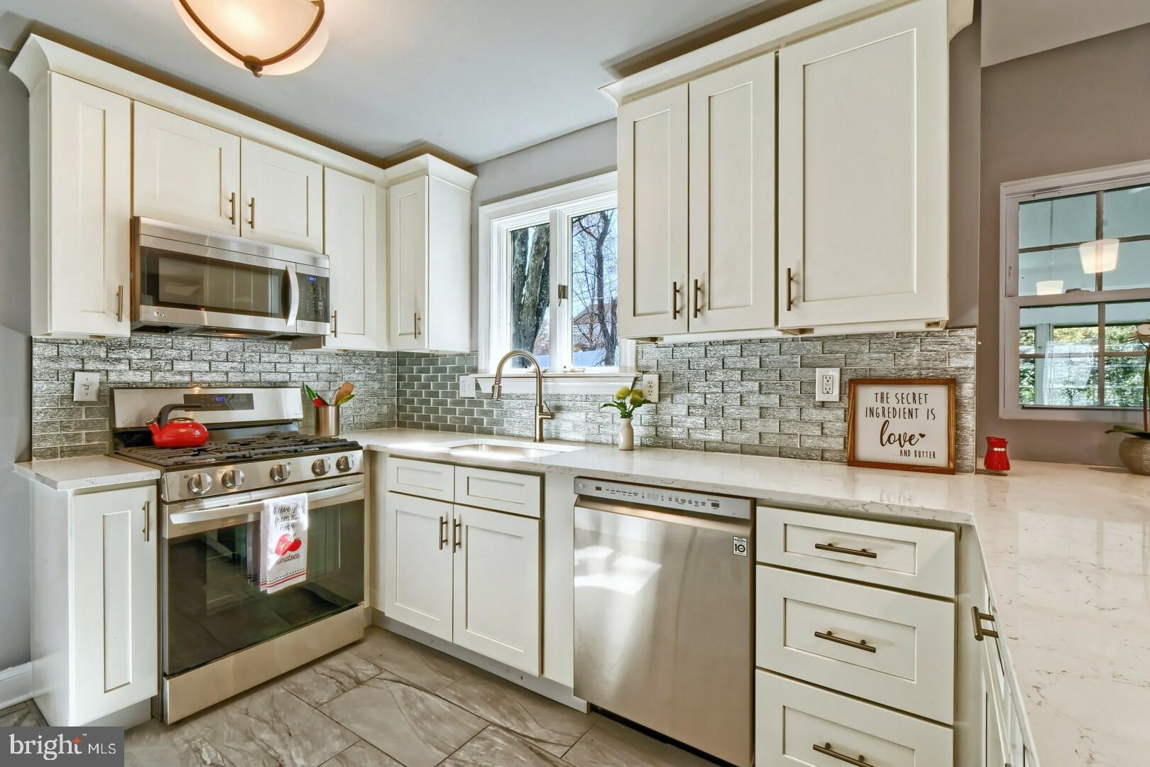 262 Tam Oshanter Road Mount Laurel, NJ 08054 - Photo 9 of 30 Gallery Image 9