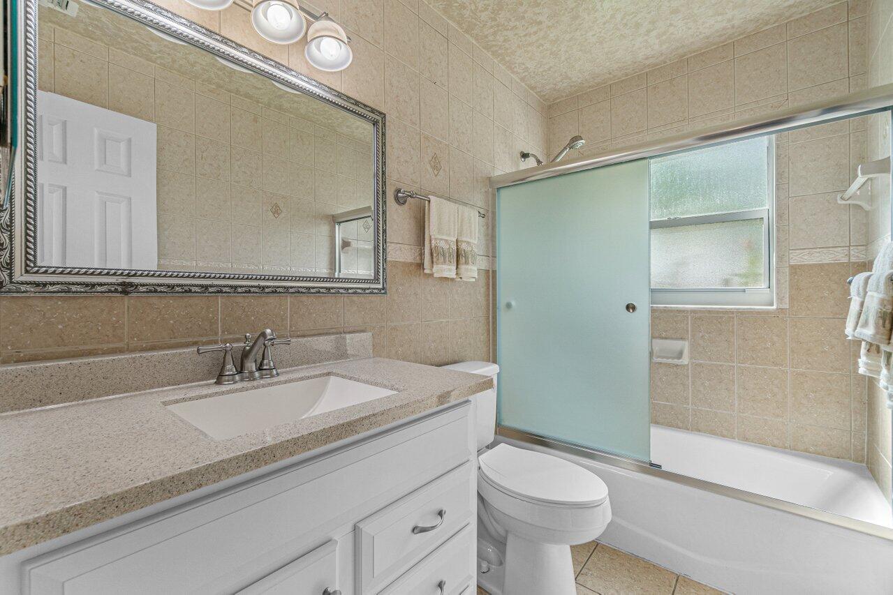 22446 Southwest 65th Avenue Boca Raton, FL 33428 - Photo 14 of 27 017-22446Southwest65thAvenue-BocaRaton-F