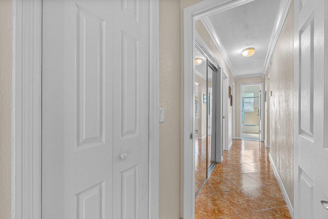22446 Southwest 65th Avenue Boca Raton, FL 33428 - Photo 17 of 27 020-22446Southwest65thAvenue-BocaRaton-F