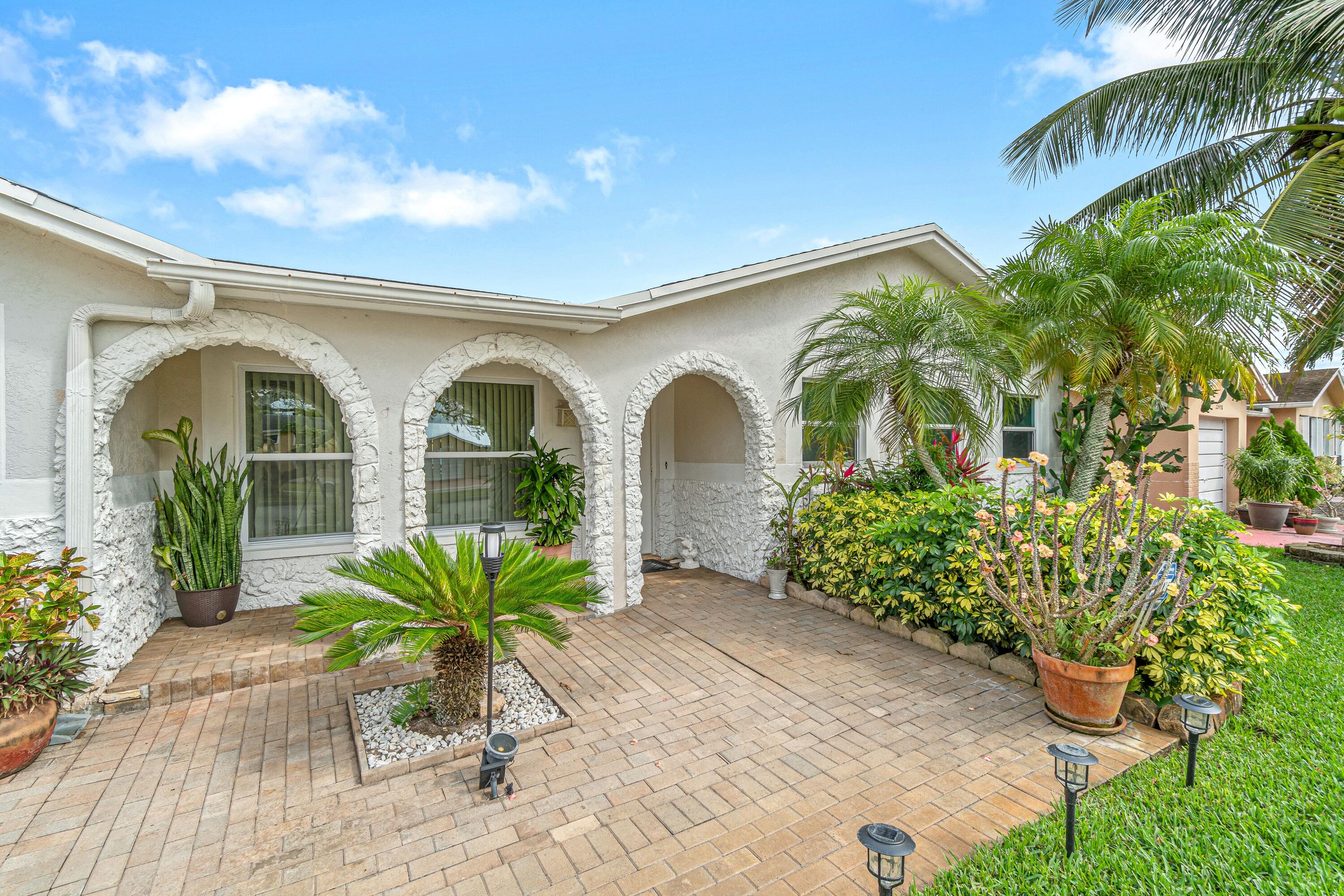 22446 Southwest 65th Avenue Boca Raton, FL 33428 - Photo 2 of 27 004-22446Southwest65thAvenue-BocaRaton-F