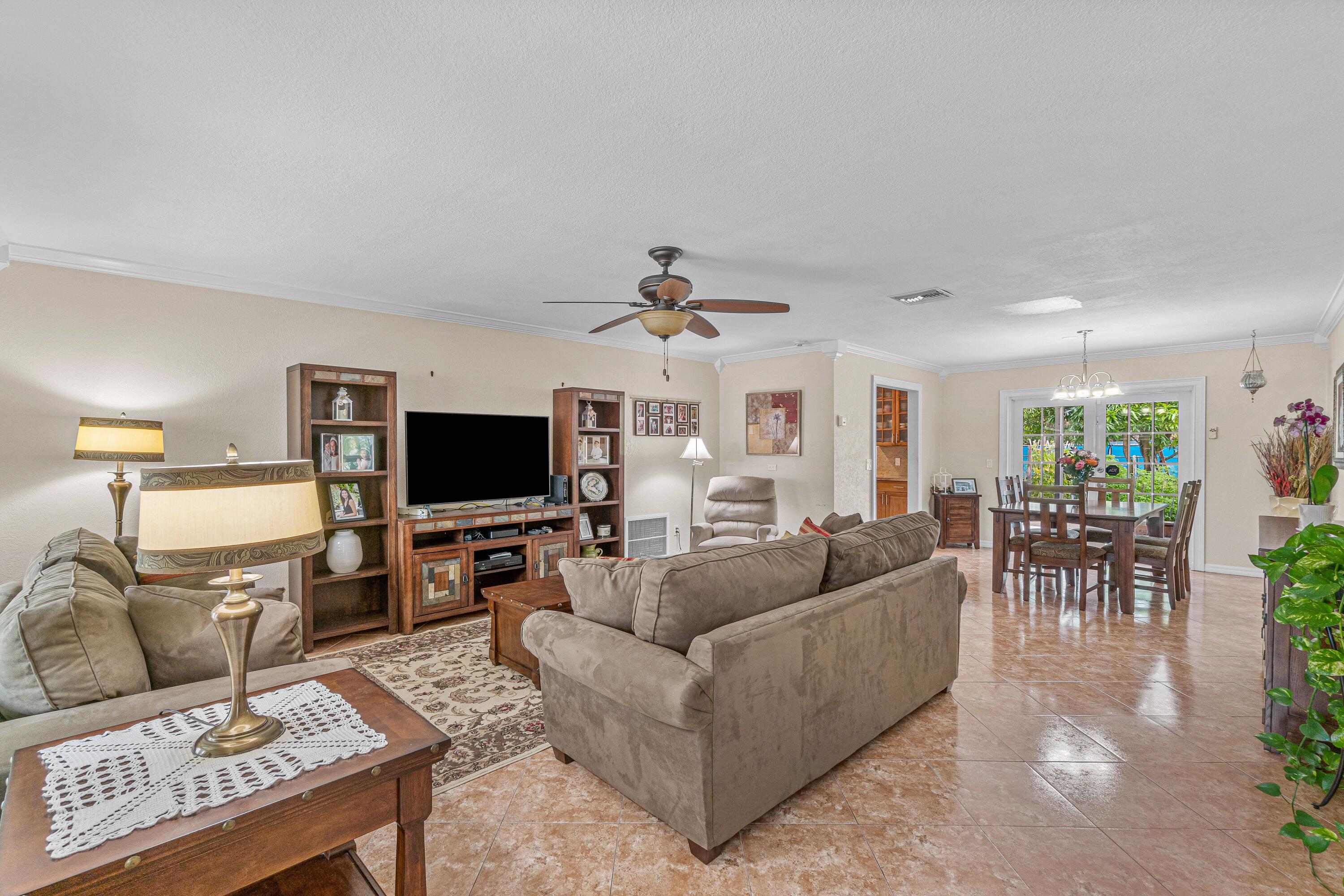 22446 Southwest 65th Avenue Boca Raton, FL 33428 - Photo 5 of 27 005-22446Southwest65thAvenue-BocaRaton-F