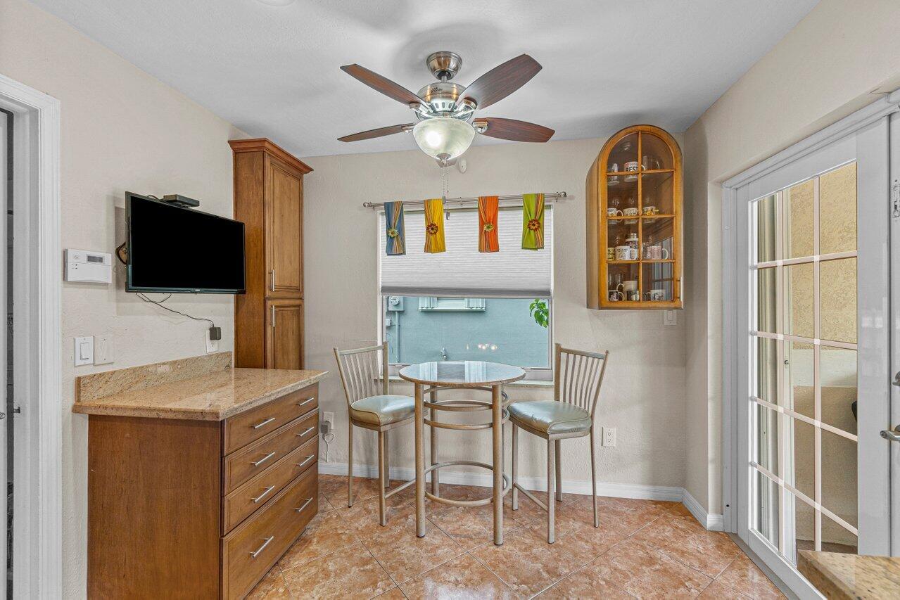 22446 Southwest 65th Avenue Boca Raton, FL 33428 - Photo 10 of 27 013-22446Southwest65thAvenue-BocaRaton-F