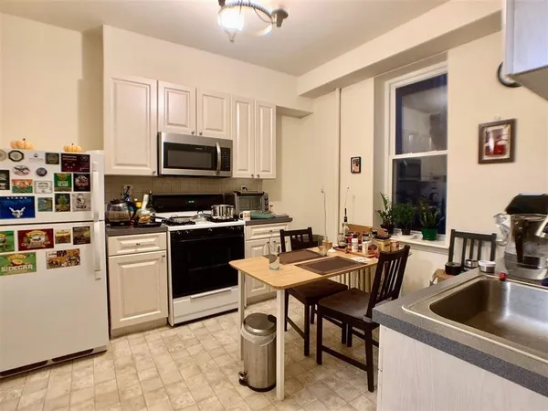 $2,800 | 106 11th Street, Unit 18, Hoboken, NJ 07030