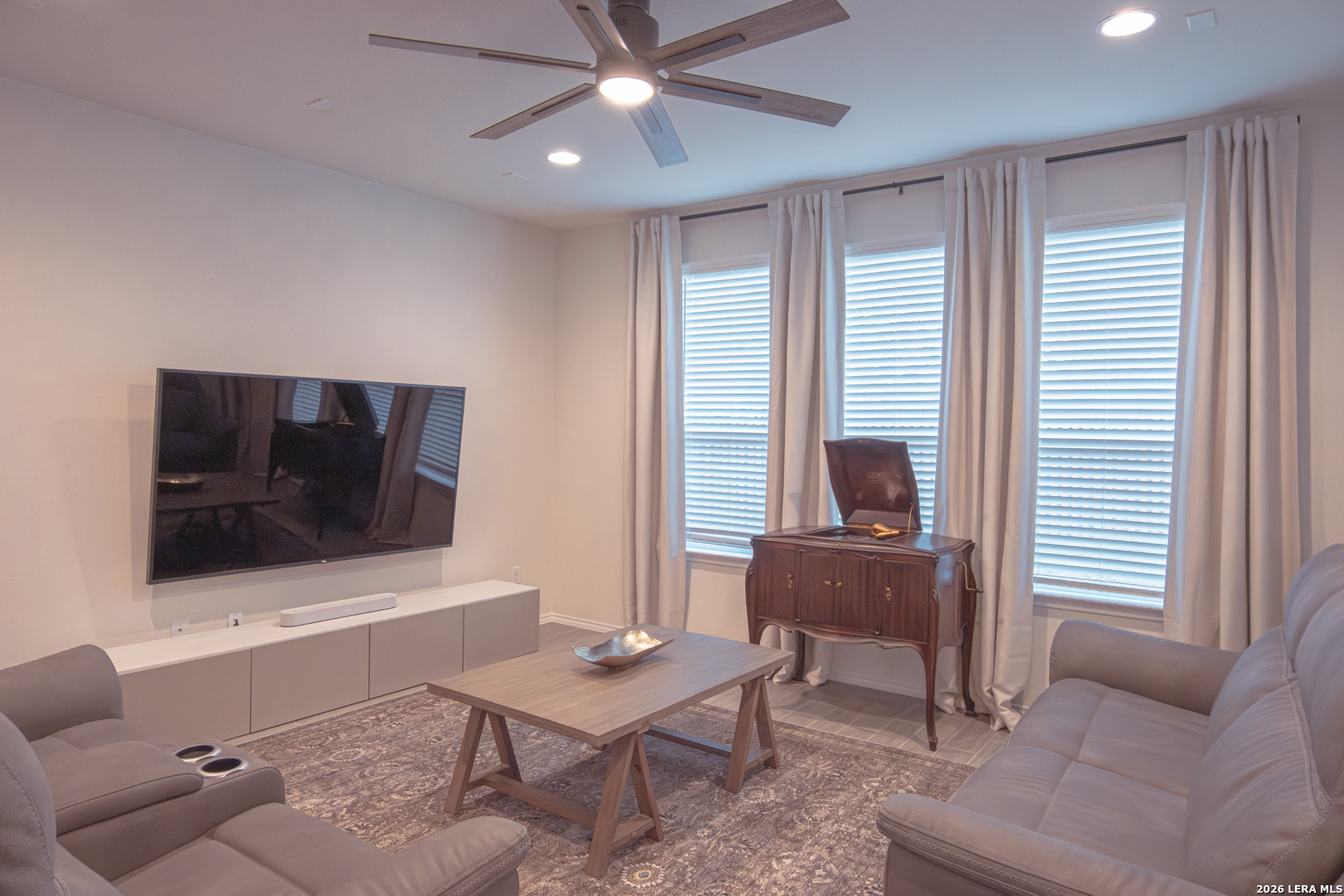 141 Inverness Boerne, TX 78015 - Photo 14 of 33