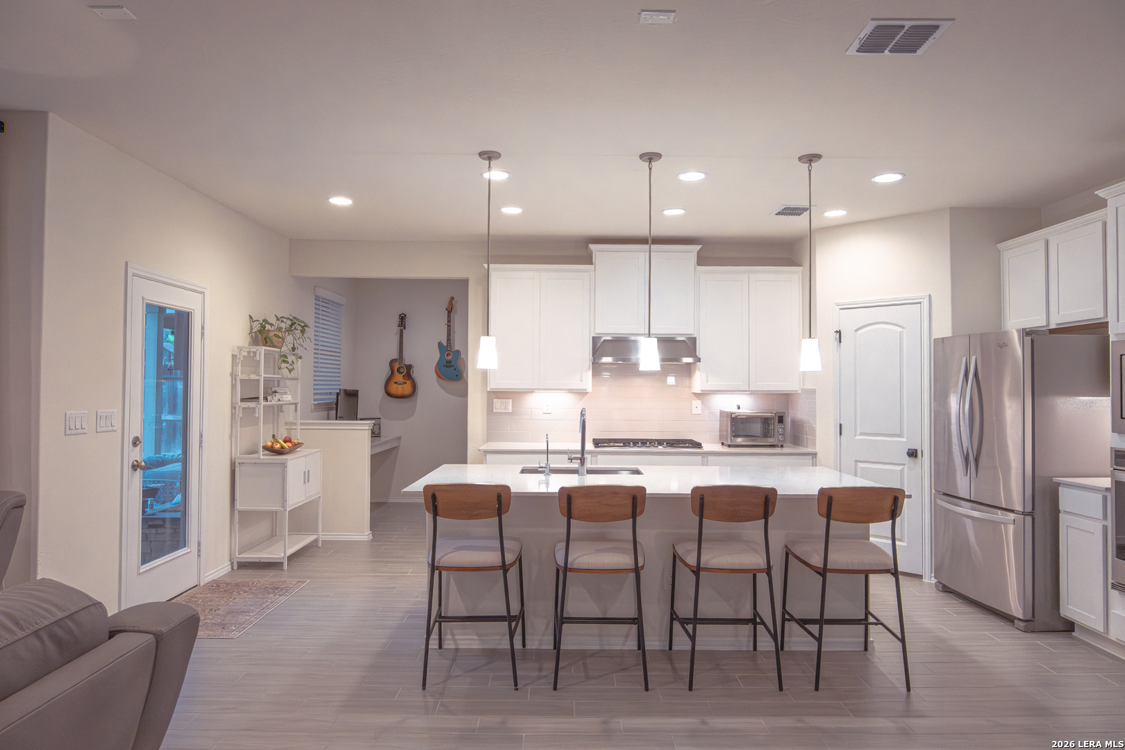 141 Inverness Boerne, TX 78015 - Photo 7 of 33