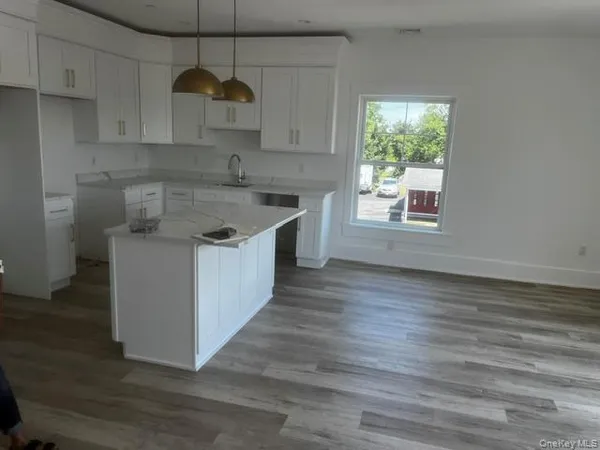 $2,850 | 700 West Montauk Highway, Lindenhurst, NY 11757