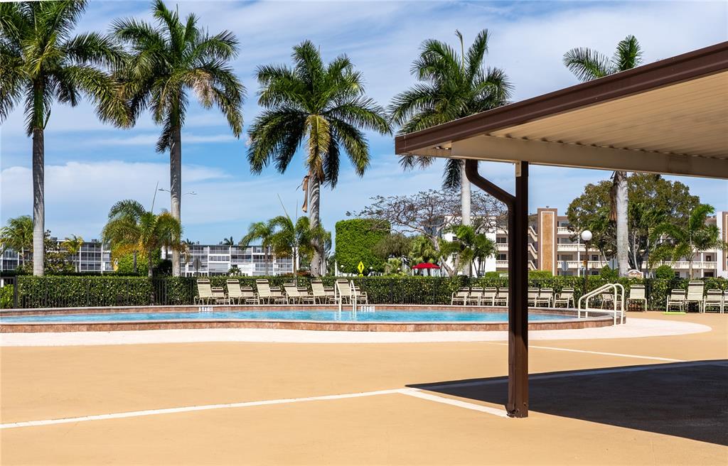 592 Fanshaw O, Unit 592 Boca Raton, FL 33434 - Photo 18 of 25 a view of a terrace