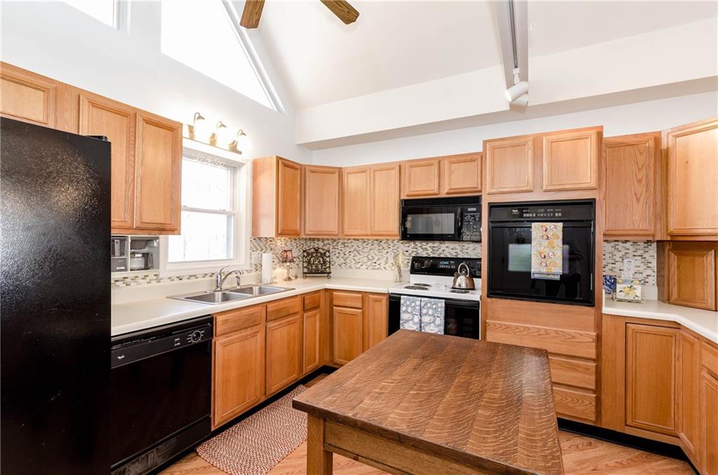 3558 Methodist Park Road Valdese, NC 28690 - Photo 4 of 15 Gallery Image 4
