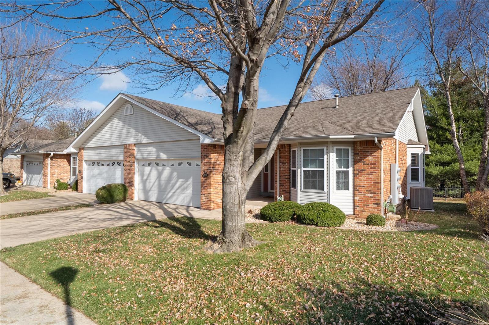 147 Braewood Circle St. Charles, MO 63301 - Photo 2 of 35