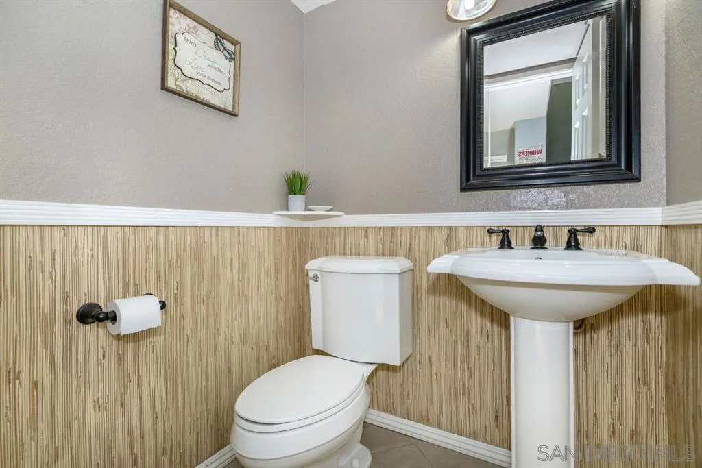 2043 Crofton Street Spring Valley, CA 91977 - Photo 8 of 18 Gallery Image 8