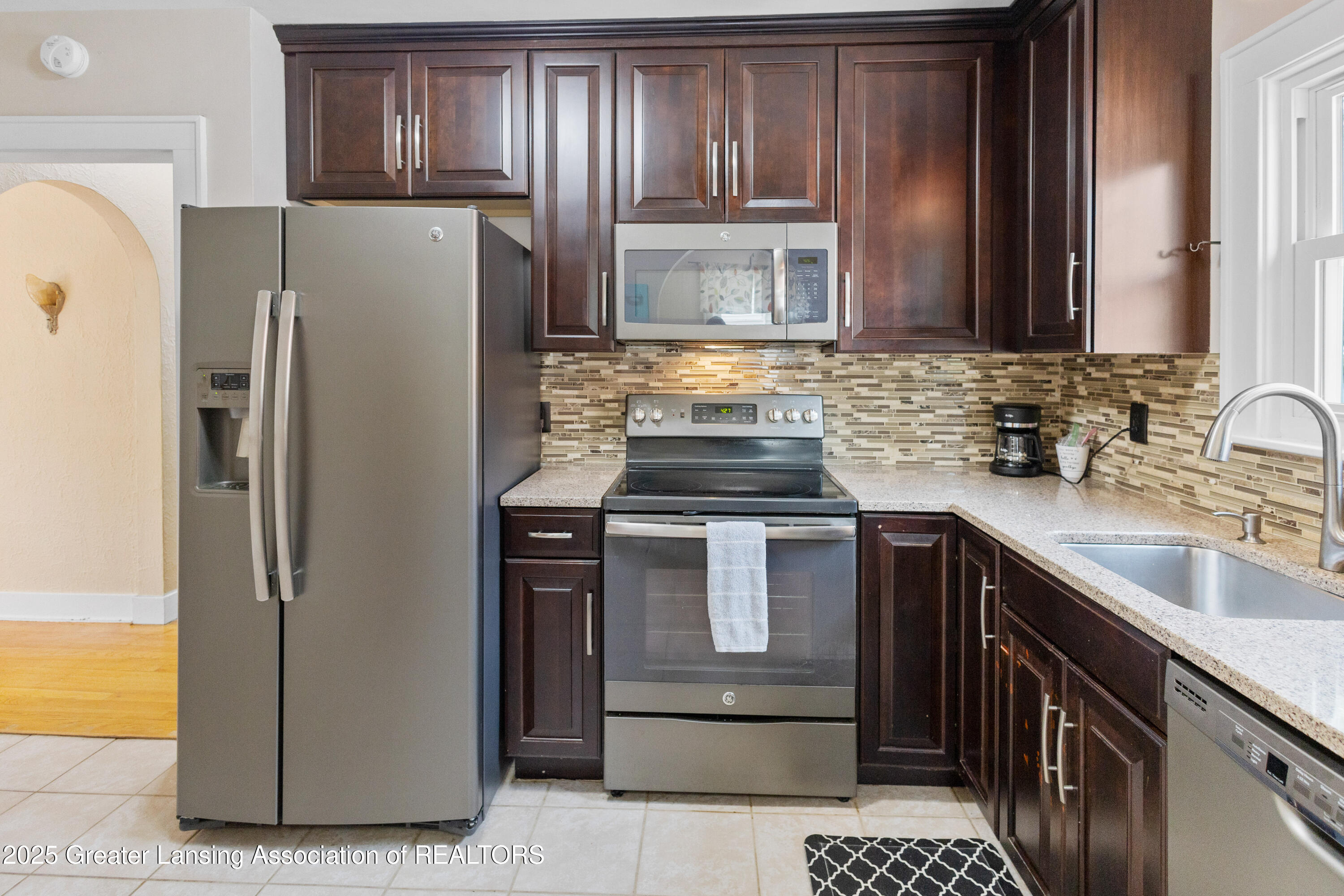 2335 Harding Avenue Lansing, MI 48910 - Photo 12 of 52 HARDING-3