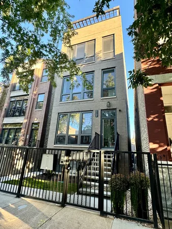 $575,000 | 2704 West Thomas Street, Unit 2, Chicago, IL 60622