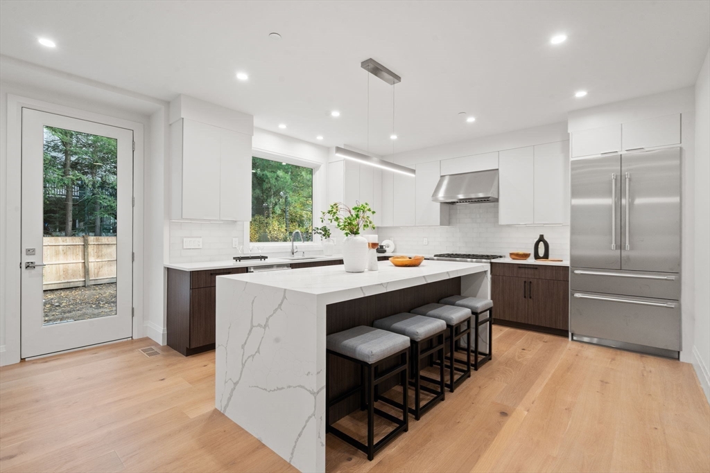 956 Walnut Street, Unit 6 Newton, MA 02461 - Photo 11 of 38