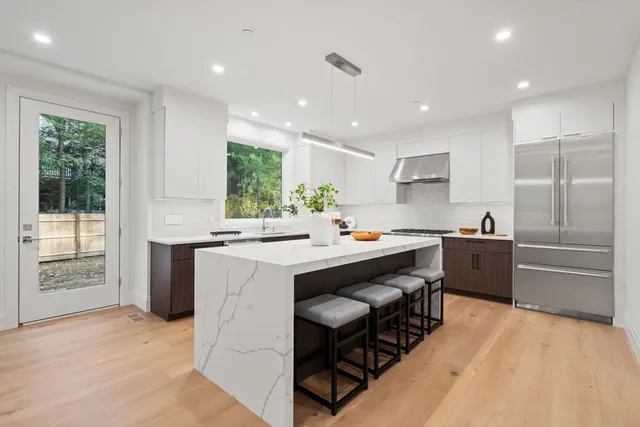 $2,899,000 | 956 Walnut Street, Unit 6, Newton, MA 02459