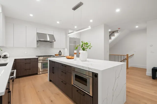 $2,899,000 | 956 Walnut Street, Unit 6, Newton, MA 02459