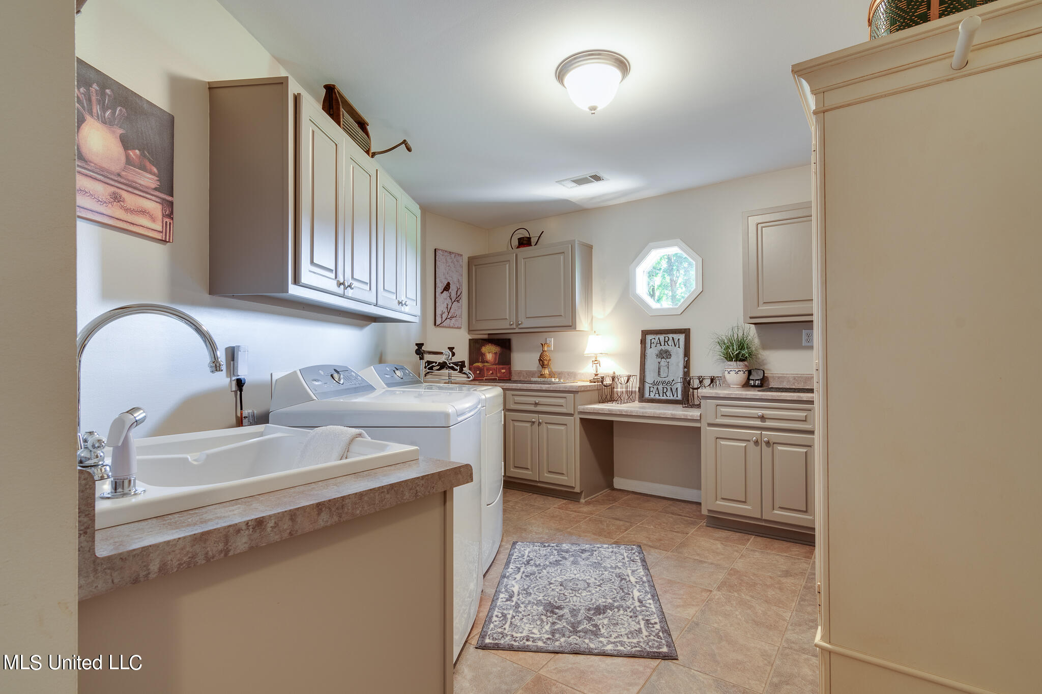 634 Carey Chapel Road Red Banks, MS 38661 - Photo 8 of 33 laundry room