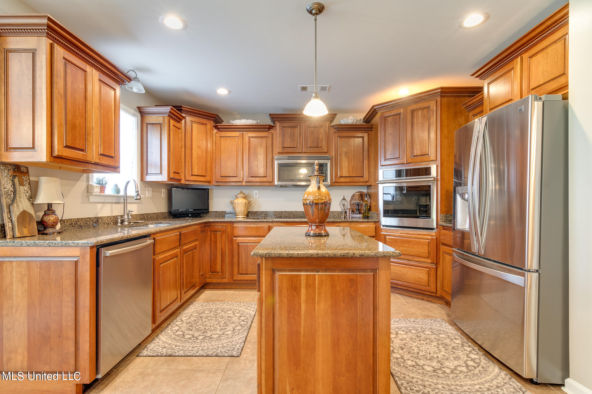 634 Carey Chapel Road Red Banks, MS 38661 - Photo 10 of 33 granite counters