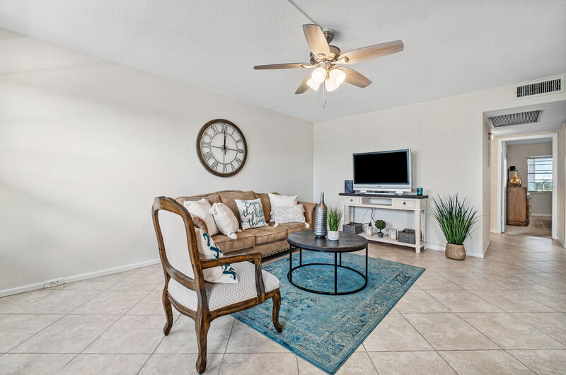 4013 Exeter Boca Raton, FL 33434 - Photo 5 of 19 Exeter 5