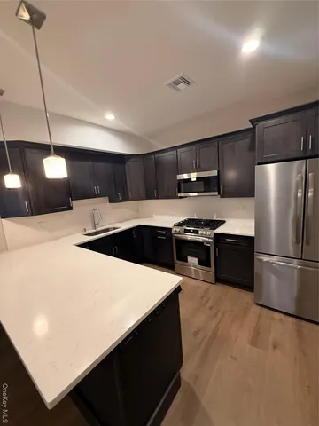 $3,100 | 122 Greenwich Avenue, Unit 404, Goshen, NY 10924