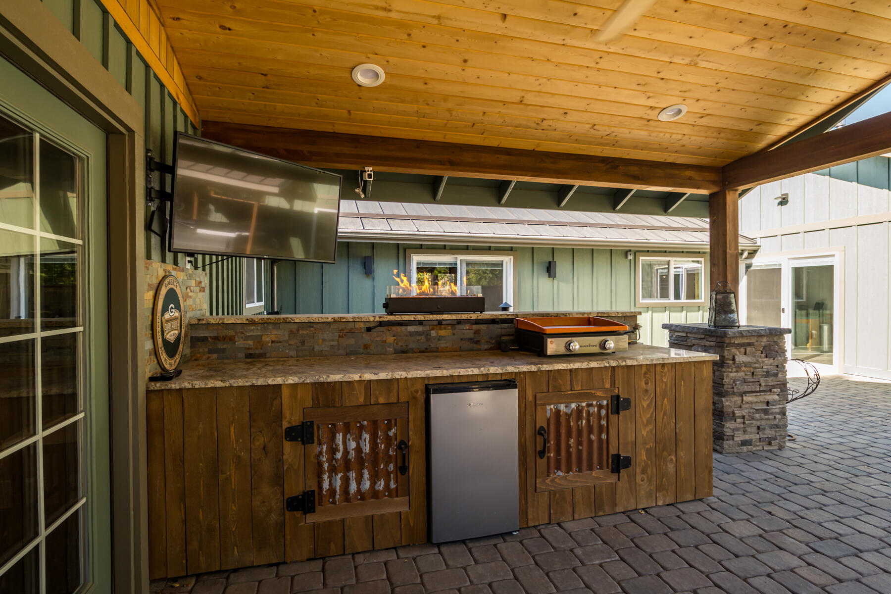 17246 Tholstrup Road Bend, OR 97707 - Photo 40 of 55 Covered Outdoor Kitchen