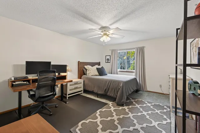 $244,900 | 2597 Bedford Court, Unit 27, Mendota Heights, MN 55120