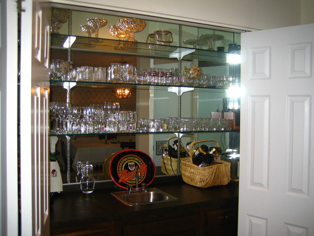 1140 Old Mill Road, Unit 504F Hinsdale, IL 60521 - Photo 7 of 21 a room with water heater and racks