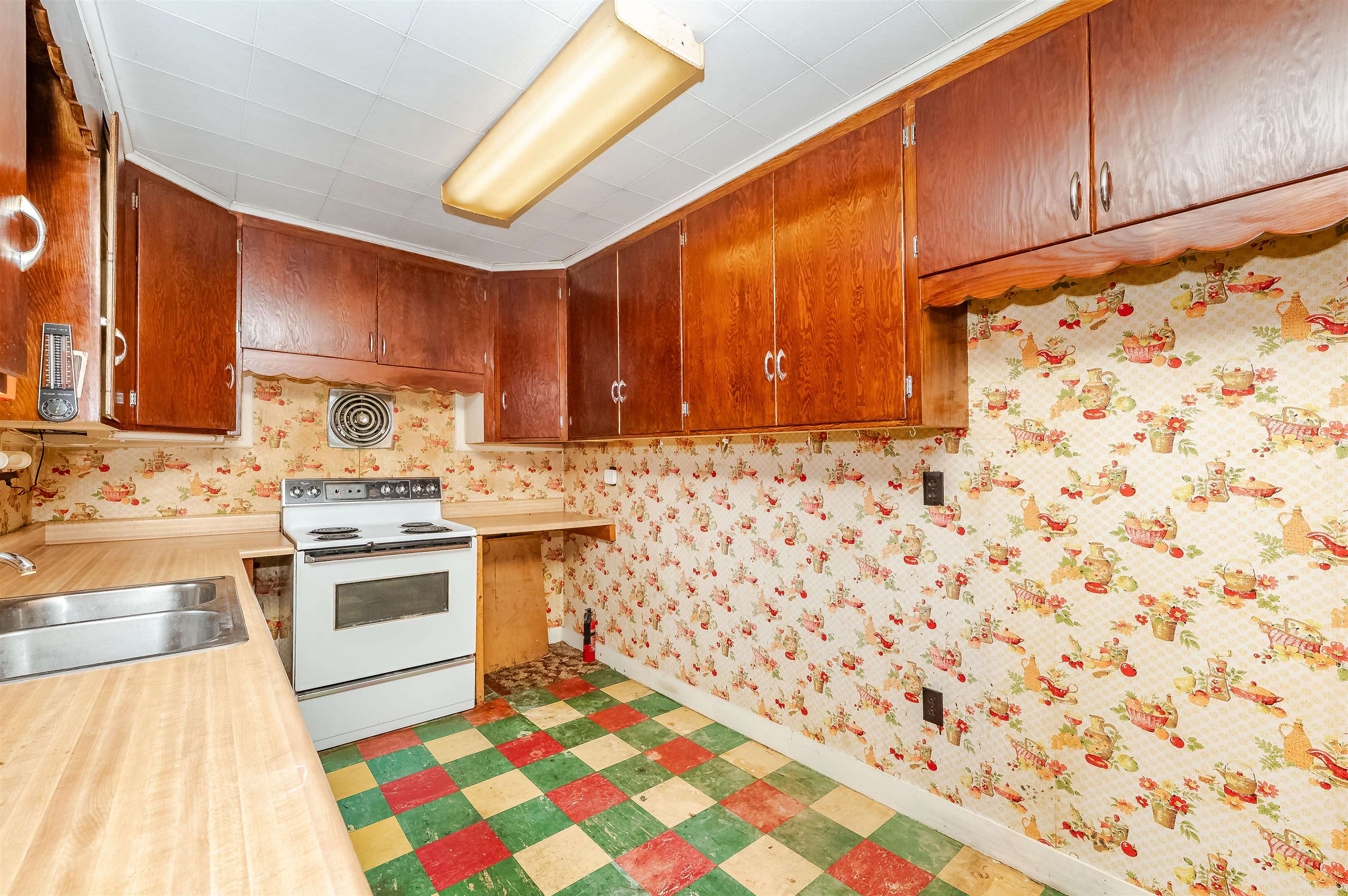 7 Morin Street Dover, NH 03820 - Photo 5 of 29