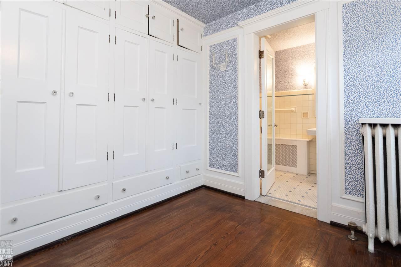 157 Ridge Road Grosse Pointe, MI 48236 - Photo 18 of 27 31365939-17.JPG