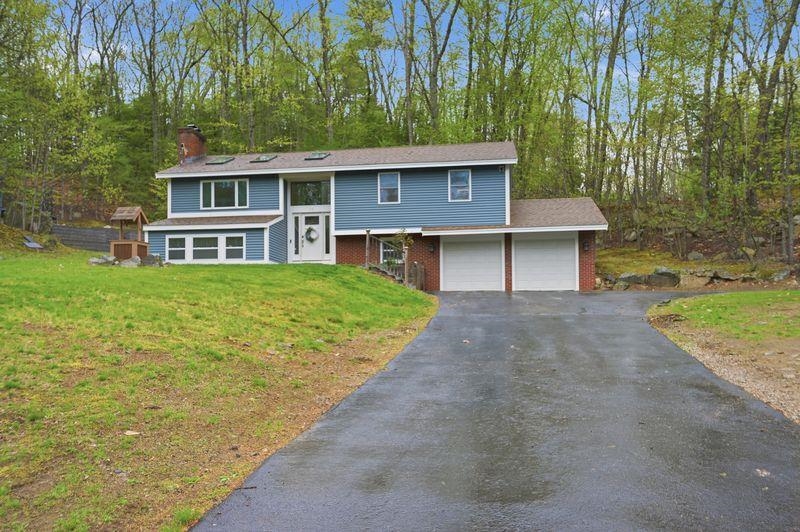 10 Hillside Road Kingston, NH 03848 - Photo 3 of 52