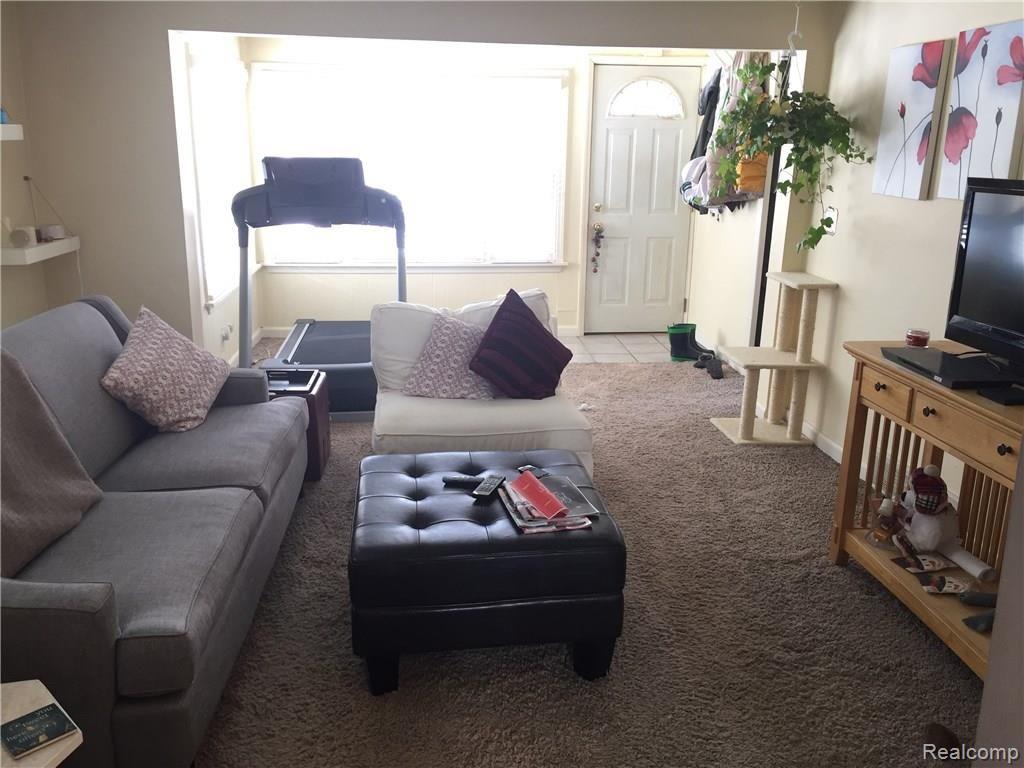 131 Rexton Street Novi, MI 48377 - Photo 9 of 29 131 Rexton 022.jpg
