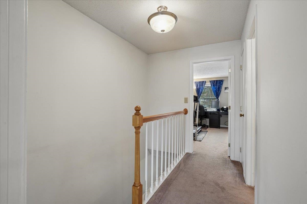 417 Fox Hollow Way Manchester, NH 03104 - Photo 15 of 26
