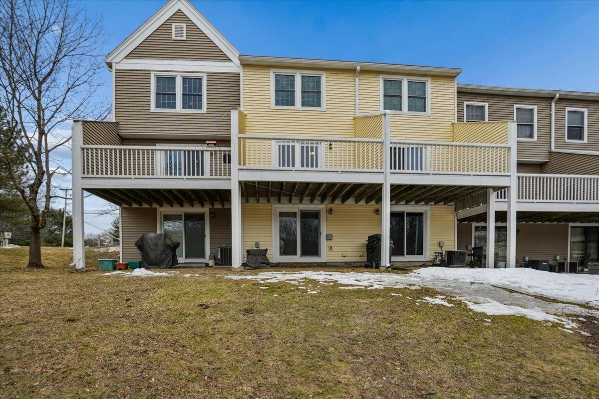 417 Fox Hollow Way Manchester, NH 03104 - Photo 2 of 26
