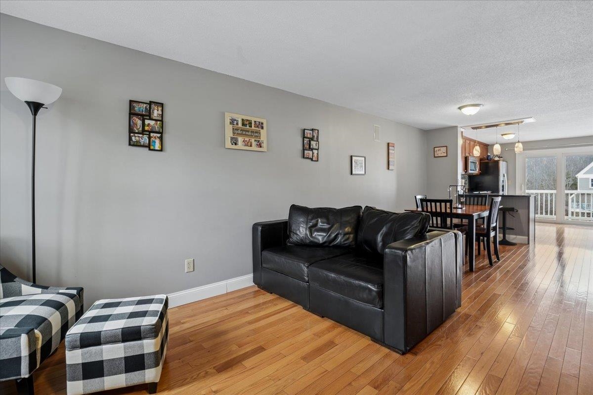 417 Fox Hollow Way Manchester, NH 03104 - Photo 4 of 26