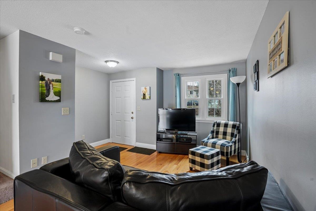 417 Fox Hollow Way Manchester, NH 03104 - Photo 5 of 26