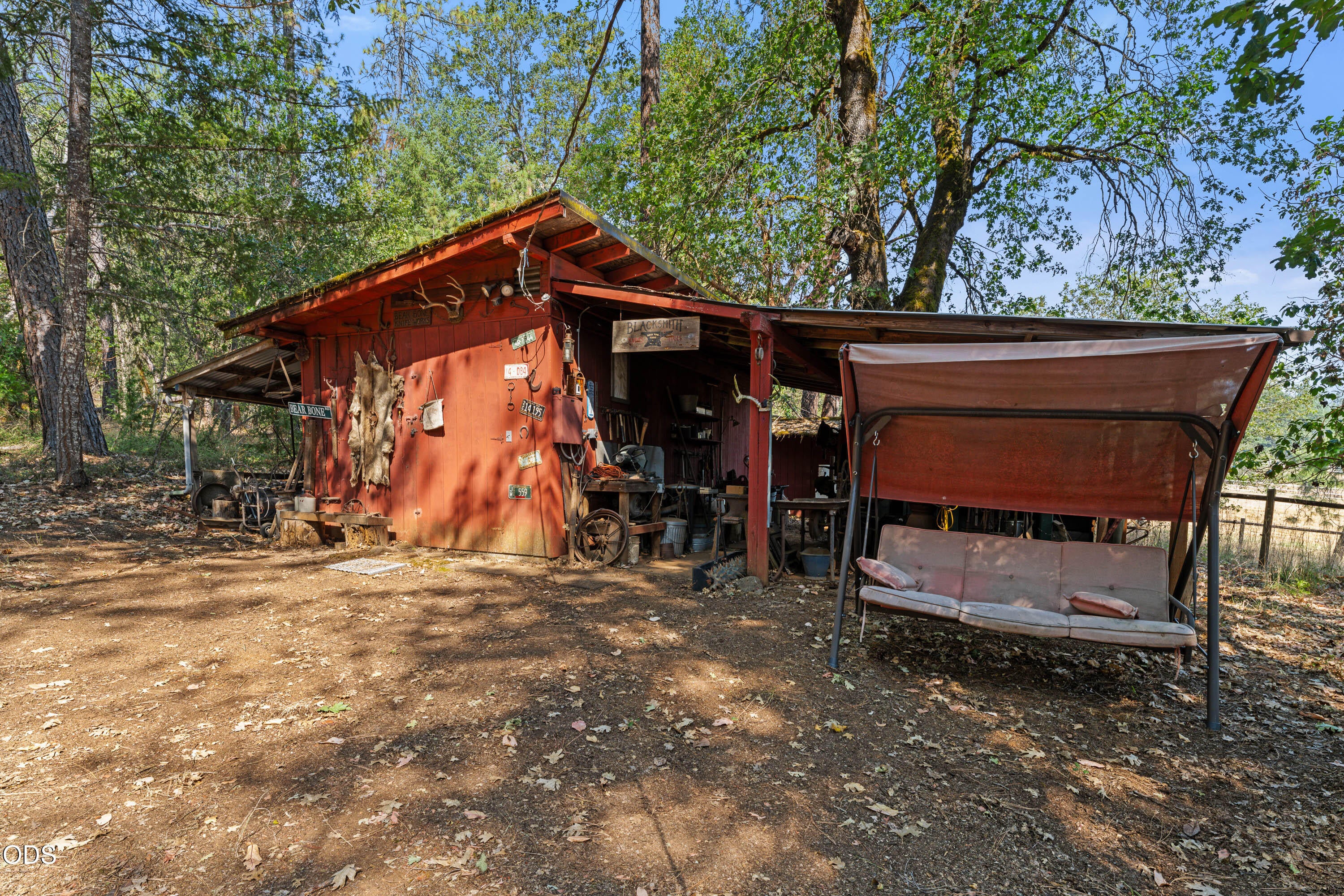 1843 West Evans Creek Road Rogue River, OR 97537 - Photo 33 of 42 Gallery Image 33