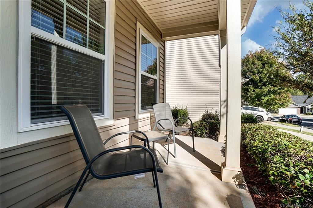 5916 Raisin Tree Lane Charlotte, NC 28215 - Photo 2 of 28 Gallery Image 2