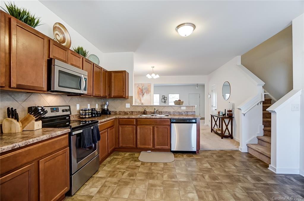 5916 Raisin Tree Lane Charlotte, NC 28215 - Photo 11 of 28 Gallery Image 11