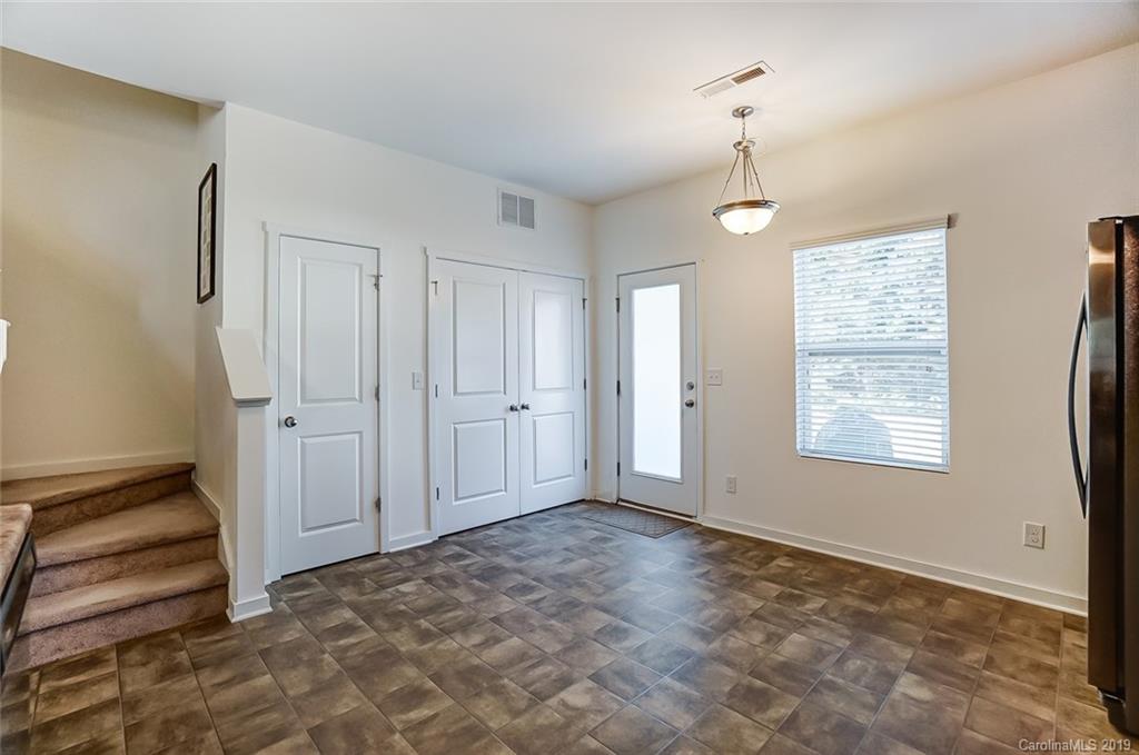 5916 Raisin Tree Lane Charlotte, NC 28215 - Photo 12 of 28 Gallery Image 12