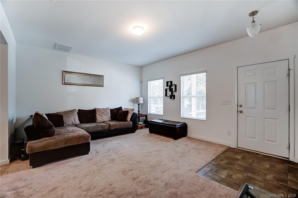 5916 Raisin Tree Lane Charlotte, NC 28215 - Photo 3 of 28 Gallery Image 3