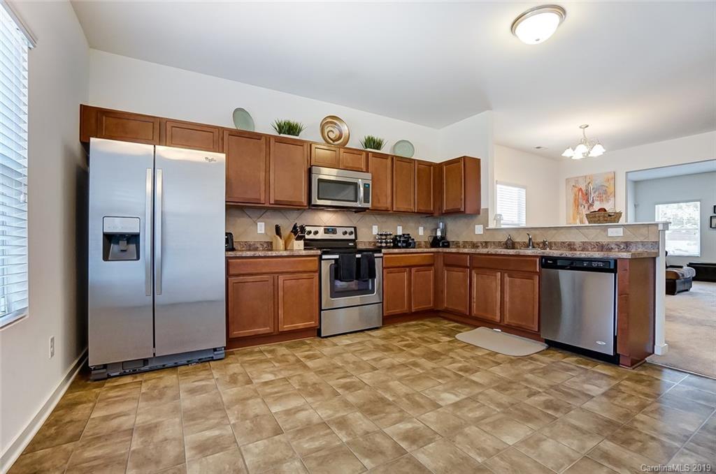 5916 Raisin Tree Lane Charlotte, NC 28215 - Photo 9 of 28 Gallery Image 9