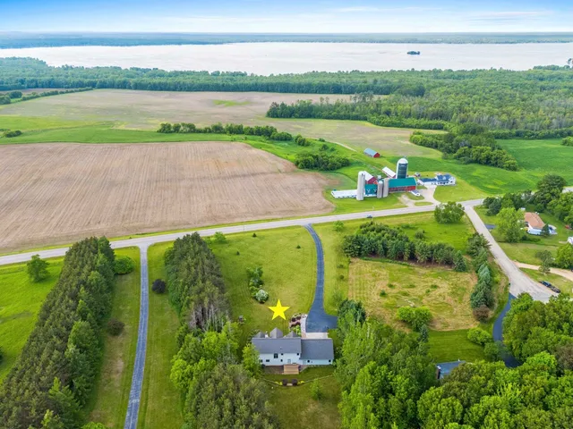 $624,900 | W5735 County Road East, Shawano, WI 54166