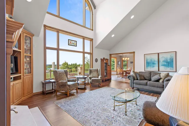 $624,900 | W5735 County Road East, Shawano, WI 54166