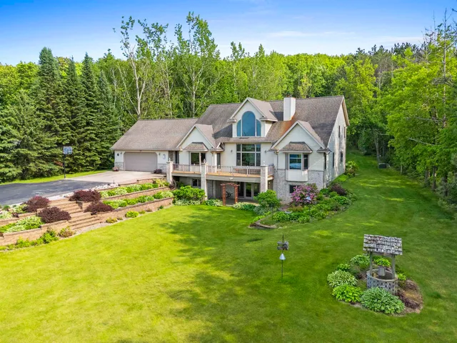 $624,900 | W5735 County Road East, Shawano, WI 54166
