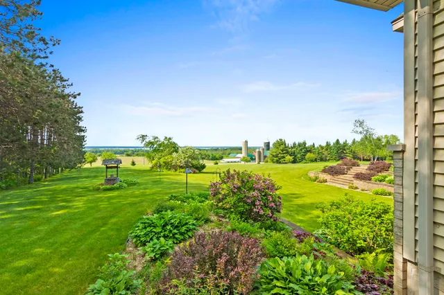 $624,900 | W5735 County Road East, Shawano, WI 54166