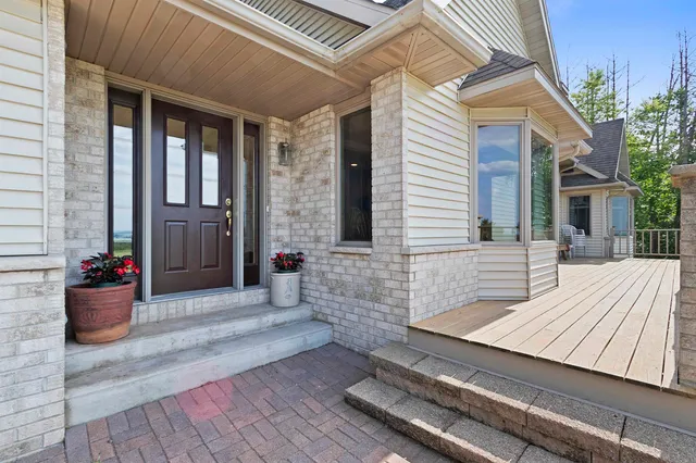 $624,900 | W5735 County Road East, Shawano, WI 54166