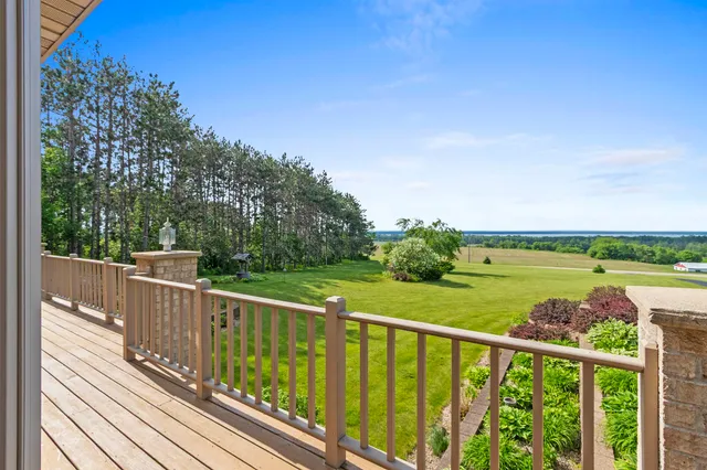 $624,900 | W5735 County Road East, Shawano, WI 54166