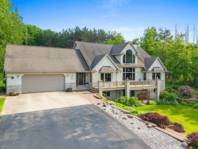 $624,900 | W5735 County Road East, Shawano, WI 54166