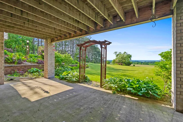 $624,900 | W5735 County Road East, Shawano, WI 54166