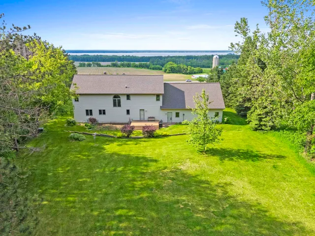 $624,900 | W5735 County Road East, Shawano, WI 54166